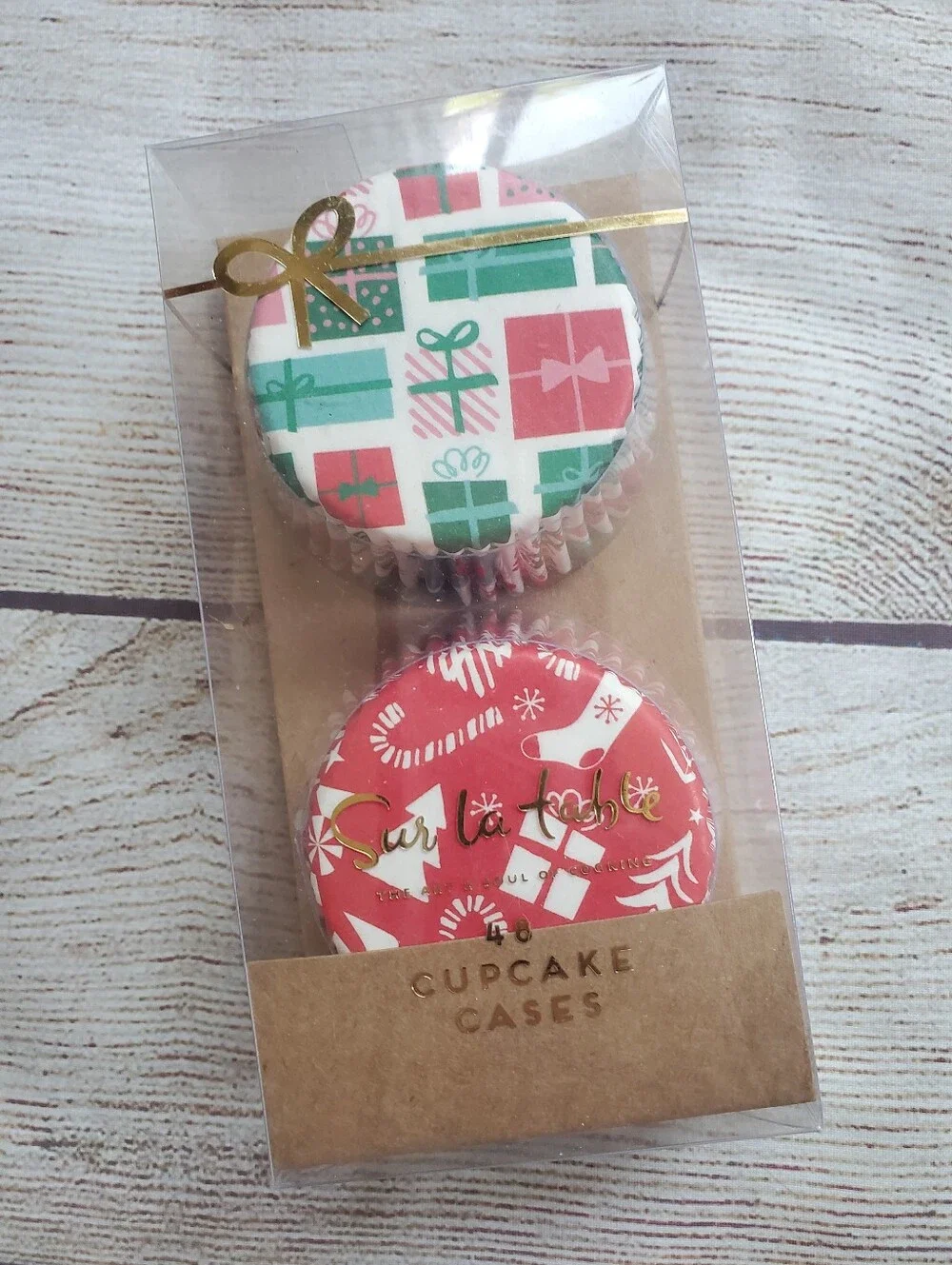 5/$20🌟NWT Sur La Table Holiday Gift Pattern Cupcake Liners